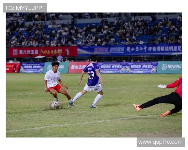 足球场上的明星瞬间犯规集锦回顾那些令人难忘的时刻