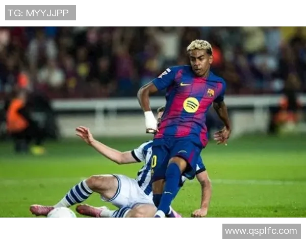 足球明星意外碰瓷事件曝光引发热议网友热评不断真相究竟如何