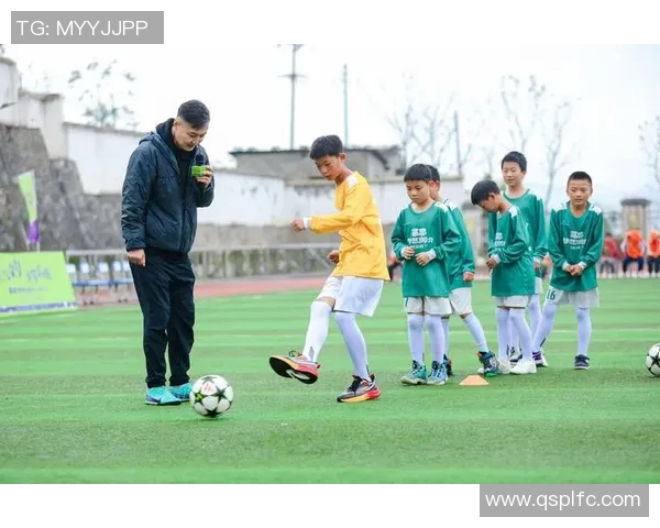 足球明星携手助力贫困儿童实现梦想点燃希望之光 足球明星携手助力贫困儿童实现梦想点燃希望之光