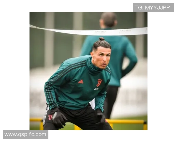 足球明星小辫头发扎法技巧分享让你轻松打造时尚运动造型 足球明星小辫头发扎法技巧分享让你轻松打造时尚运动造型